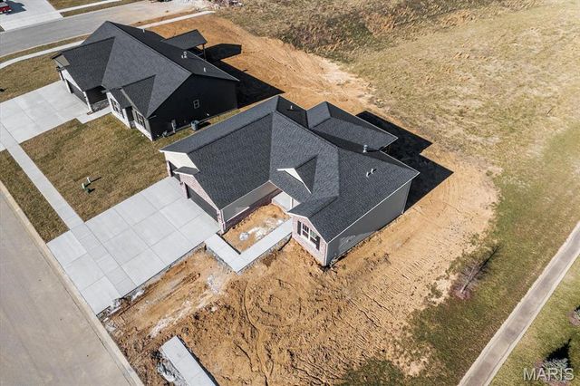 1228 Ole Town Bridge Drive, O'fallon, IL 62269