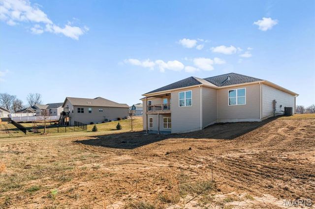 1228 Ole Town Bridge Drive, O'fallon, IL 62269