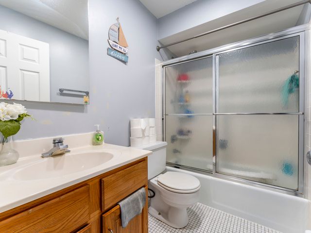 1132 E Randville Drive 2H, Palatine, IL 60074