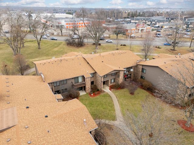 1132 E Randville Drive 2H, Palatine, IL 60074