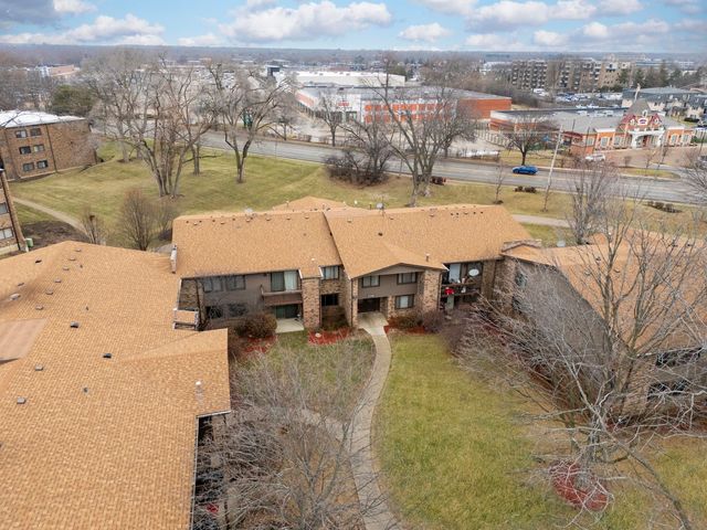 1132 E Randville Drive 2H, Palatine, IL 60074