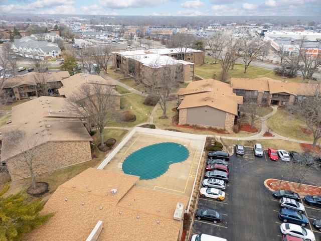 1132 E Randville Drive 2H, Palatine, IL 60074