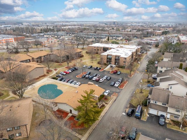 1132 E Randville Drive 2H, Palatine, IL 60074