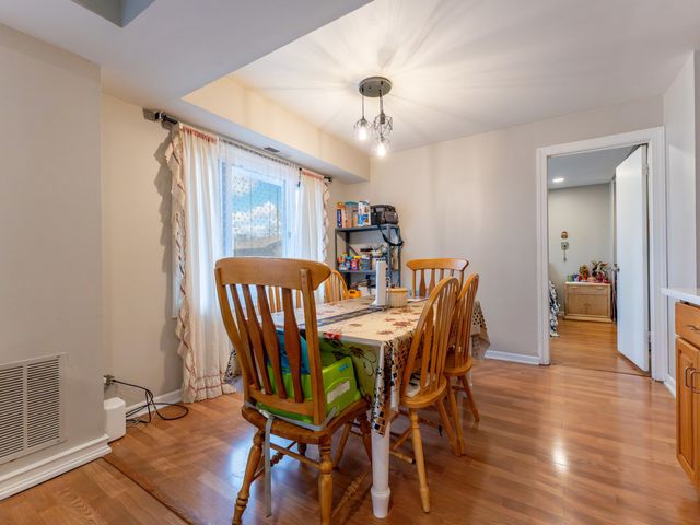 1132 E Randville Drive 2H, Palatine, IL 60074