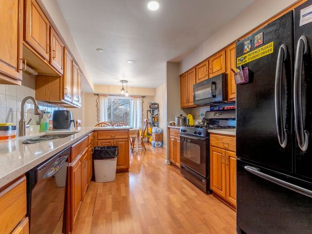 1132 E Randville Drive 2H, Palatine, IL 60074