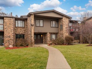 1132 E Randville Drive 2H, Palatine, IL 60074