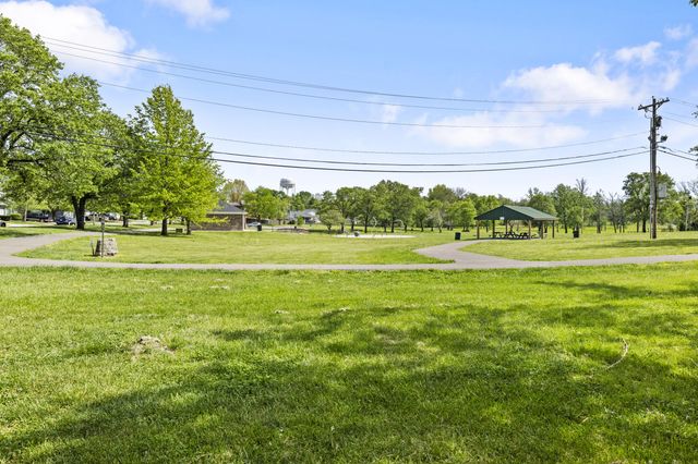 166-180 Heritage Drive, Nicholasville, KY 40356