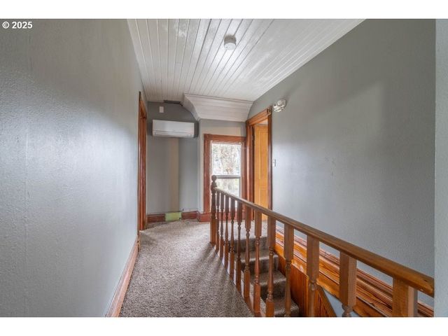 243 N LANE St, Cottage Grove, OR 97424