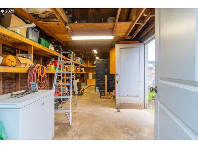 243 N LANE St, Cottage Grove, OR 97424