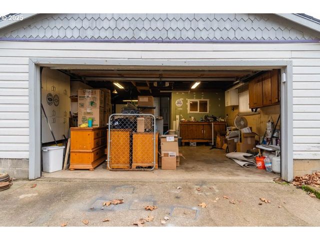 243 N LANE St, Cottage Grove, OR 97424