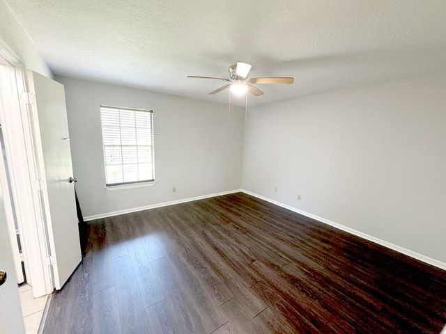 28 Rockfern Court, The Woodlands, TX 77380