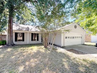 28 Rockfern Court, The Woodlands, TX 77380