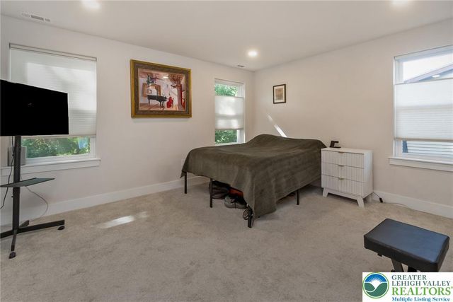 2955 Ithaca Street, Allentown City, PA 18103
