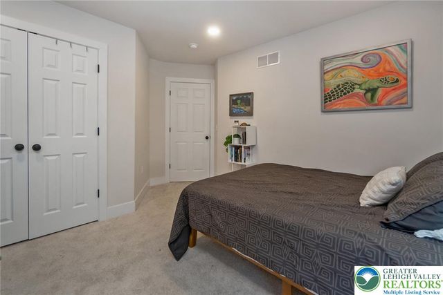 2955 Ithaca Street, Allentown City, PA 18103