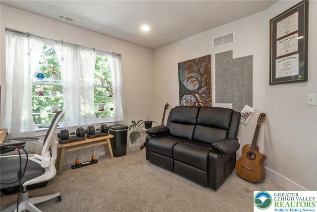 2955 Ithaca Street, Allentown City, PA 18103