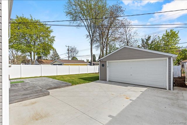 1016 Amelia Avenue, Royal Oak, MI 48073