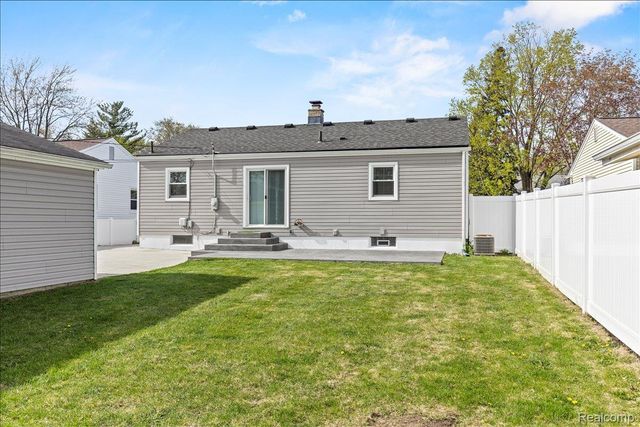 1016 Amelia Avenue, Royal Oak, MI 48073