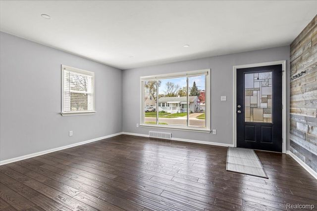 1016 Amelia Avenue, Royal Oak, MI 48073