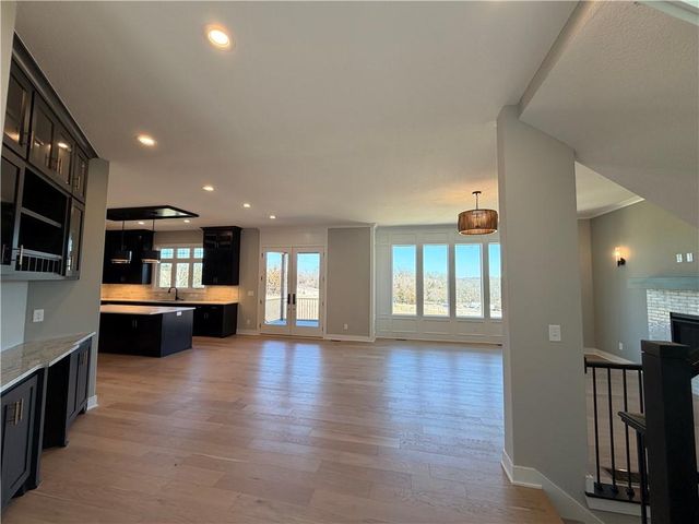 22364 W 90th Terrace, Lenexa, KS 66227