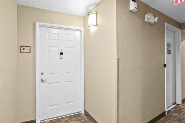 838 Pine Avenue 307, Long Beach, CA 90813