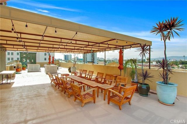 838 Pine Avenue 307, Long Beach, CA 90813