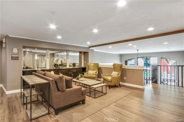 838 Pine Avenue 307, Long Beach, CA 90813