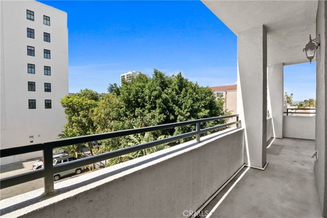 838 Pine Avenue 307, Long Beach, CA 90813