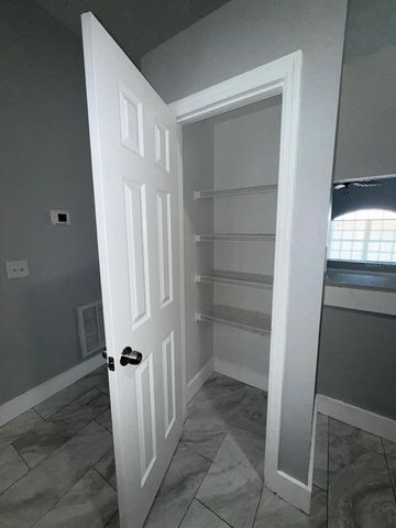 8539 N HYALEAH ROAD, Tampa, FL 33617