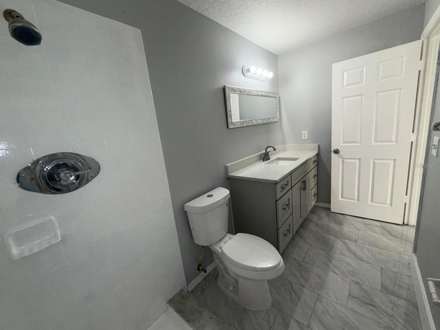 8539 N HYALEAH ROAD, Tampa, FL 33617