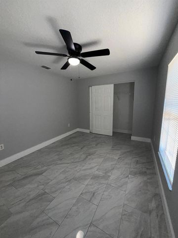8539 N HYALEAH ROAD, Tampa, FL 33617