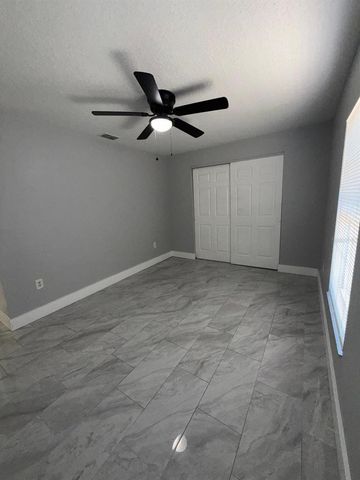 8539 N HYALEAH ROAD, Tampa, FL 33617