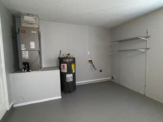 8539 N HYALEAH ROAD, Tampa, FL 33617
