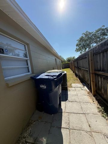 8539 N HYALEAH ROAD, Tampa, FL 33617