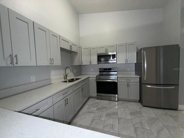 8539 N HYALEAH ROAD, Tampa, FL 33617