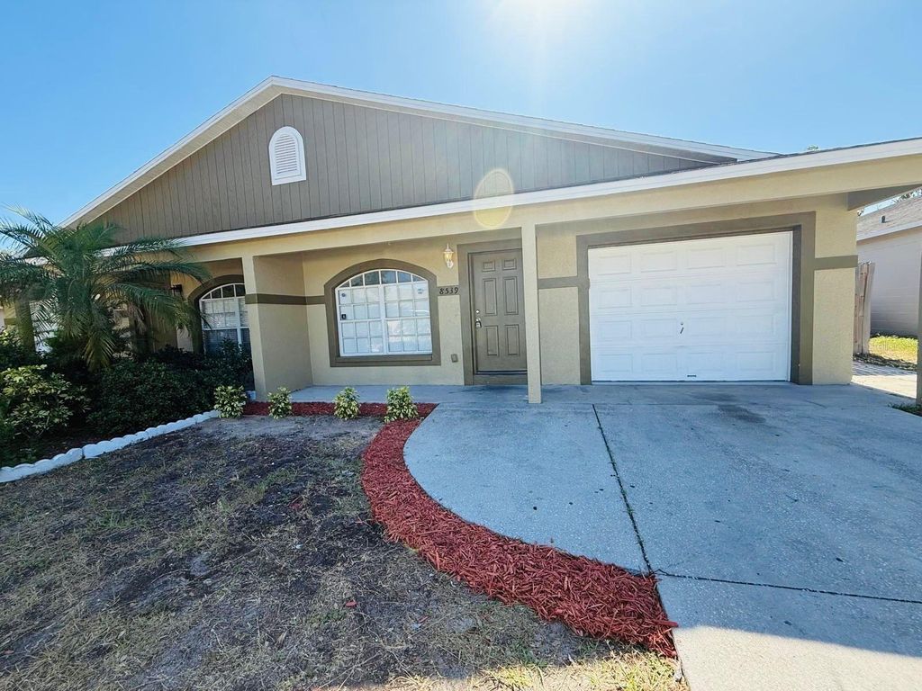 8539 N HYALEAH ROAD, Tampa, FL 33617