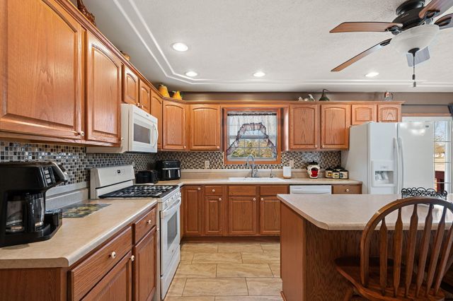 9930 W 1100 N, Demotte, IN 46310