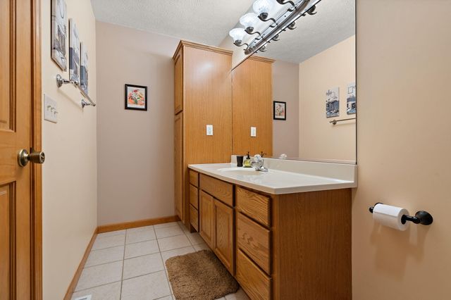 9930 W 1100 N, Demotte, IN 46310