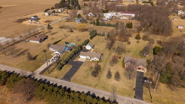 9930 W 1100 N, Demotte, IN 46310