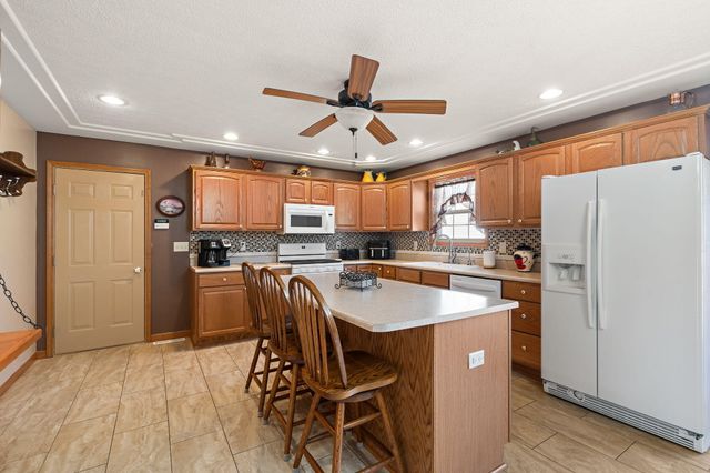 9930 W 1100 N, Demotte, IN 46310