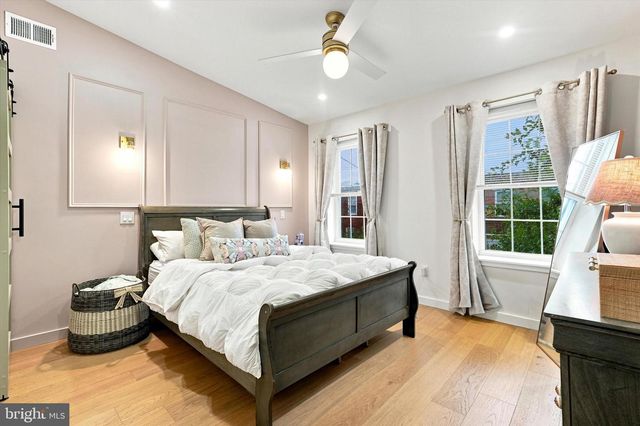 2210 E THOMPSON ST, Philadelphia, PA 19125