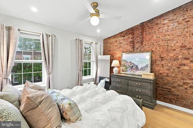 2210 E THOMPSON ST, Philadelphia, PA 19125