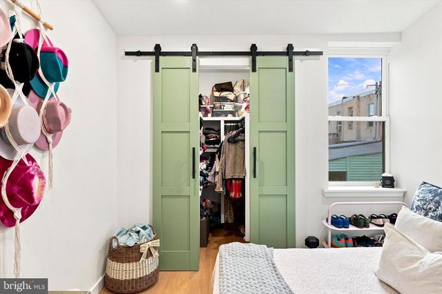 2210 E THOMPSON ST, Philadelphia, PA 19125