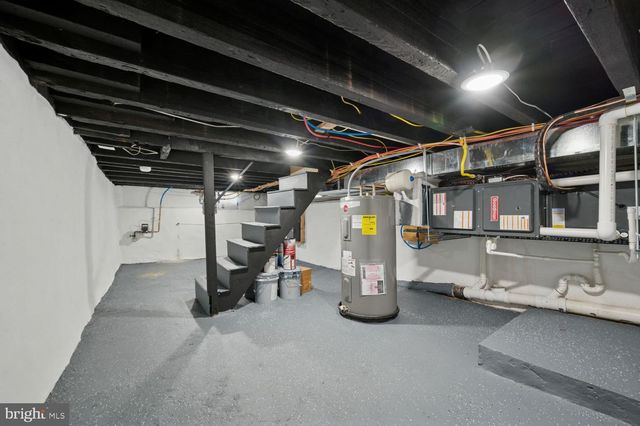 2210 E THOMPSON ST, Philadelphia, PA 19125