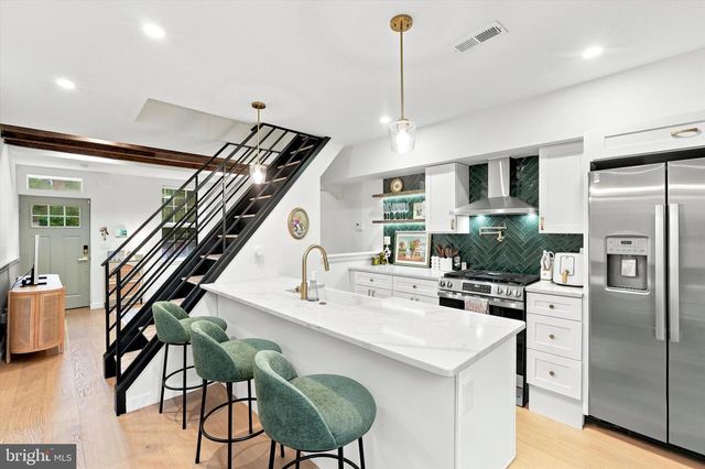 2210 E THOMPSON ST, Philadelphia, PA 19125