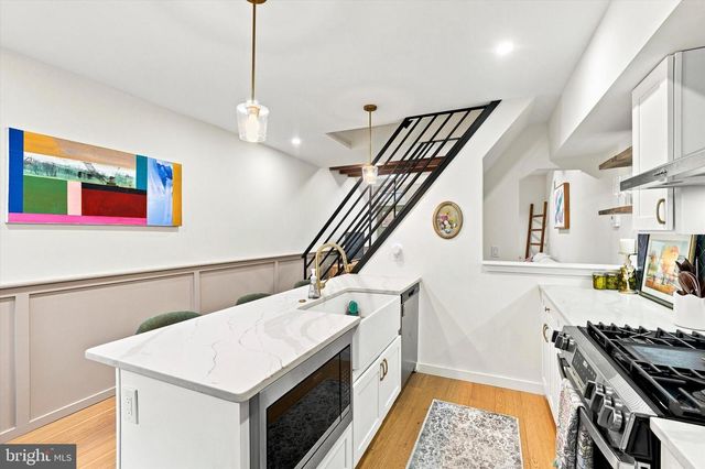 2210 E THOMPSON ST, Philadelphia, PA 19125