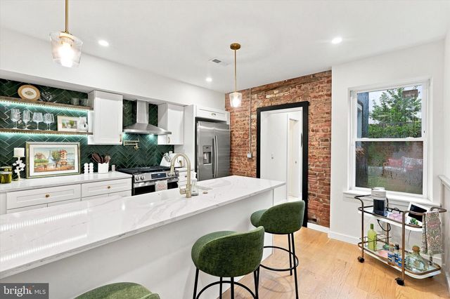 2210 E THOMPSON ST, Philadelphia, PA 19125