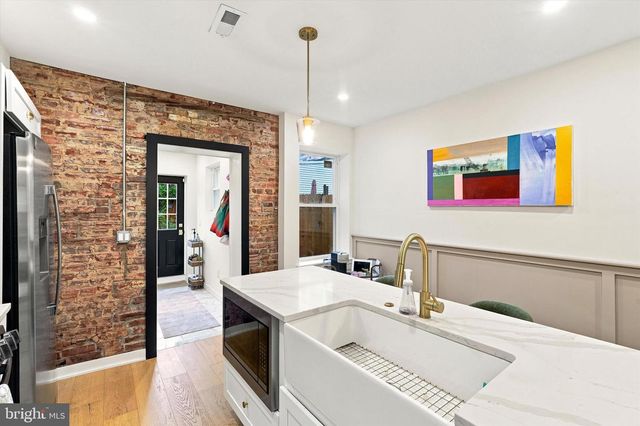 2210 E THOMPSON ST, Philadelphia, PA 19125