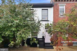 2210 E THOMPSON ST, Philadelphia, PA 19125