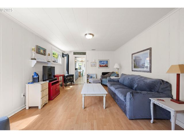 914 N FRANKLIN St, Seaside, OR 97138