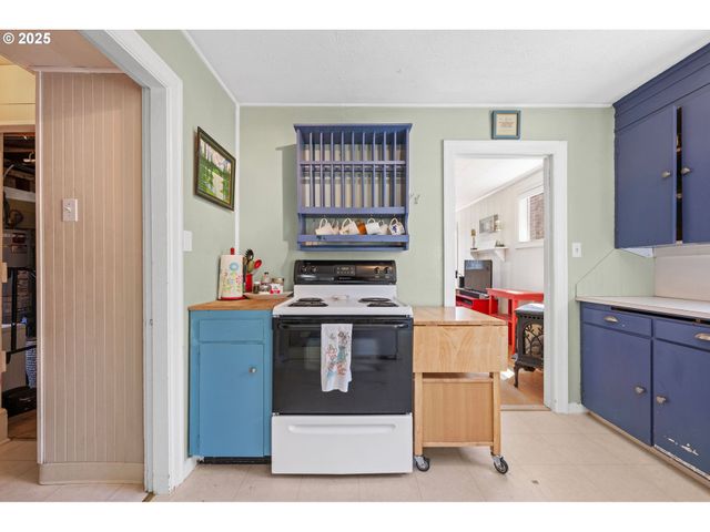 914 N FRANKLIN St, Seaside, OR 97138